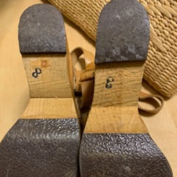 VINTAGE WOOD PLATFORM 70s STRAPPY SANDALS WITH sculptural cantilevered cutout - Picture 7 of 9